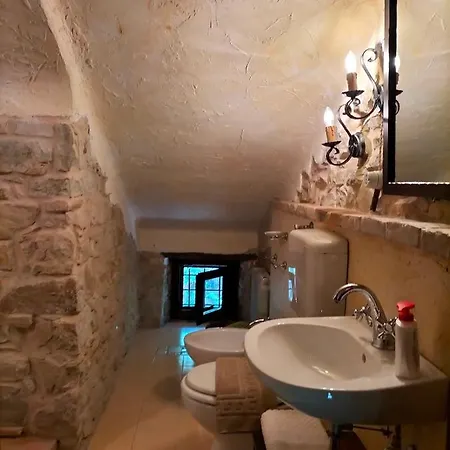 Old House * Penna San Giovanni